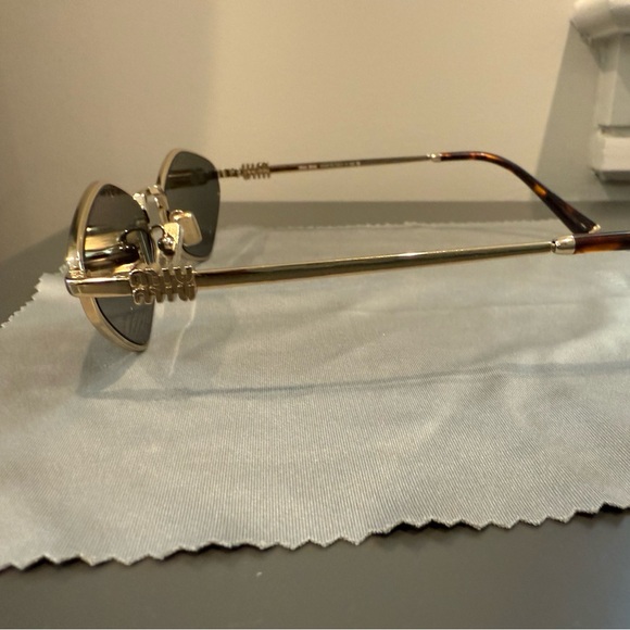 Miu Miu Elegant Gold Frame Sunglasses main image 7